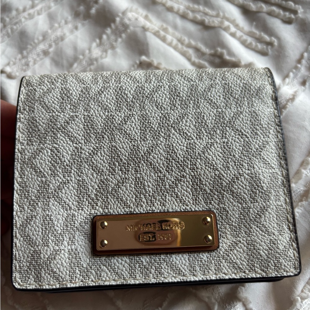 Michael Kors White Textured Women's Wallet